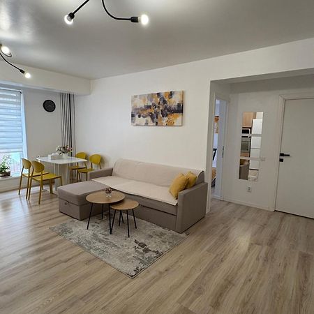 Yellow Apartment ฟลอเรชติ ภายนอก รูปภาพ
